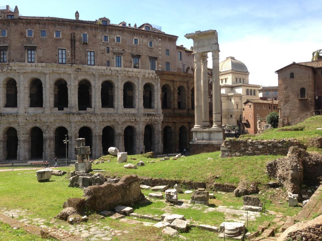 شقة Una Notte Ai Musei Vaticani روما الغرفة الصورة