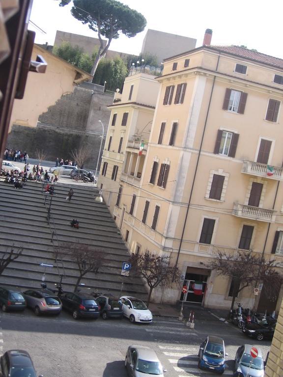 شقة Una Notte Ai Musei Vaticani روما الغرفة الصورة